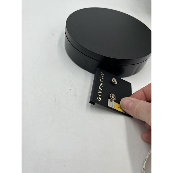 Givenchy Gold Tone Small Round Starburst Stud Pierced Earrings New - Picture 11 of 11